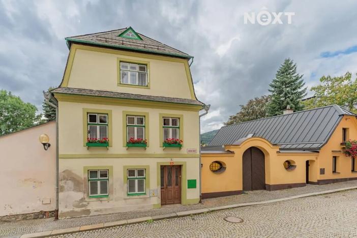 Prodej rodinného domu, Šumperk, Kostelní nám., 244 m2