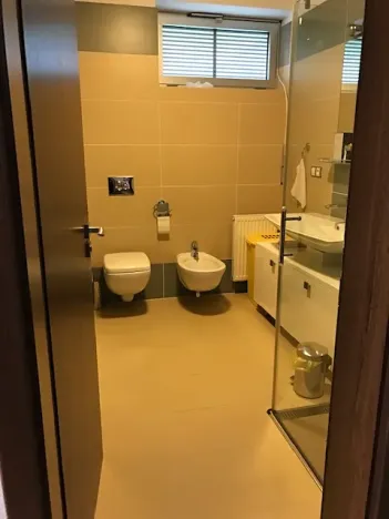 Prodej bytu 4+1, Karlovy Vary, Pražská silnice, 119 m2