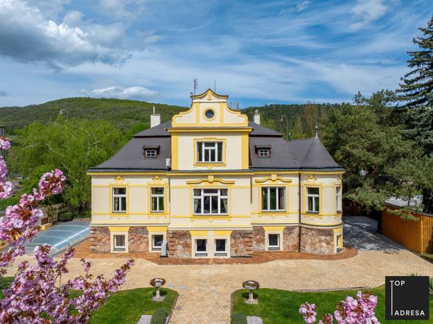 Prodej domu, Karlštejn, 563 m2