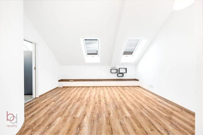 Pronájem bytu 1+kk, České Budějovice, Matice školské, 45 m2