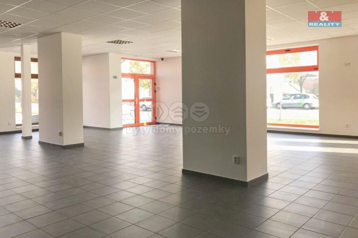 Prodej obchodního prostoru, Uherské Hradiště, Tř. Maršála Malinovského, 300 m2