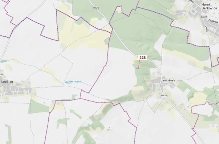 Dražba lesa, Jeviněves, 931 m2