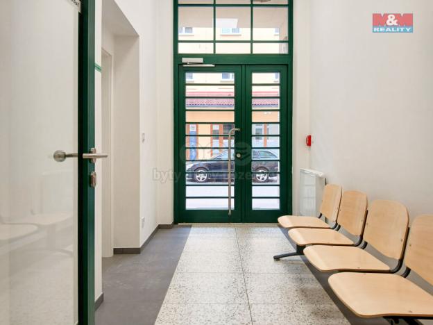 Prodej obchodního prostoru, Opava - Město, Masarykova třída, 20 m2