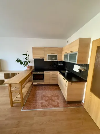 Pronájem bytu 1+kk, Praha - Uhříněves, U uhříněveské obory, 32 m2