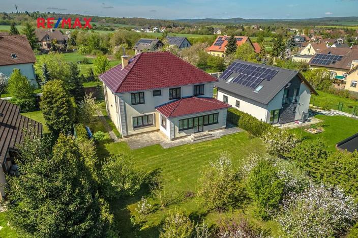 Prodej rodinného domu, Svárov, Ptická, 271 m2