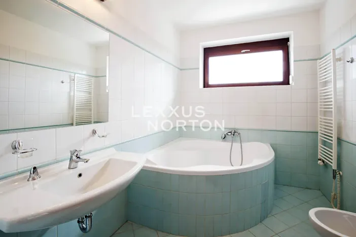 Pronájem rodinného domu, Praha - Nebušice, Nebušická, 373 m2