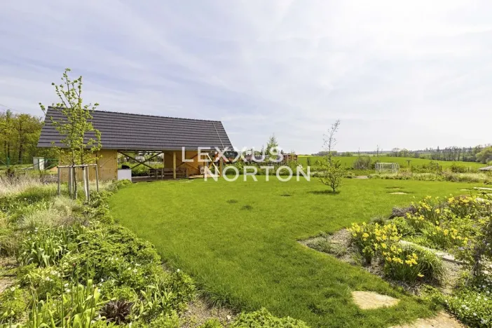 Prodej rodinného domu, Číčovice, 403 m2