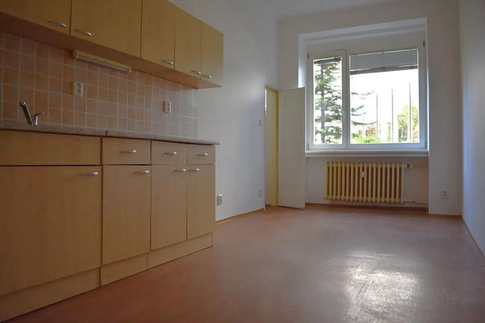 Pronájem bytu 1+1, Praha - Nusle, Lomnického, 41 m2