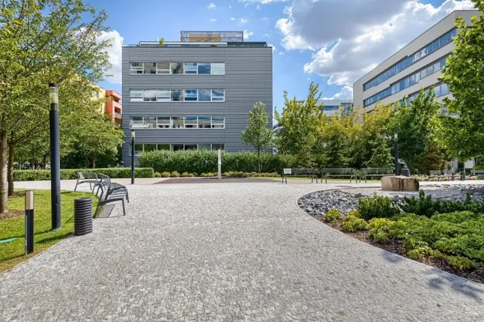 Pronájem kanceláře, Praha - Michle, Jemnická, 622 m2