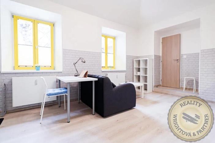 Prodej bytu 2+kk, Praha - Libeň, Zenklova, 37 m2