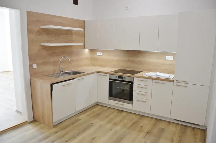 Pronájem bytu 3+kk, Praha - Bubeneč, náměstí Interbrigády, 85 m2