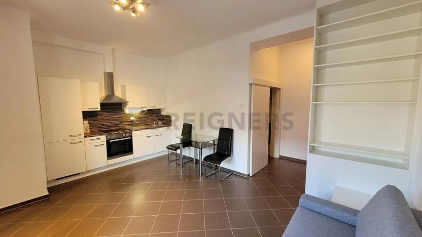 Pronájem bytu 1+kk, Brno, Štefánikova, 32 m2