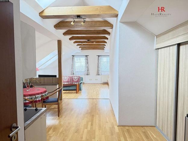 Prodej rodinného domu, Jenišovice, 355 m2