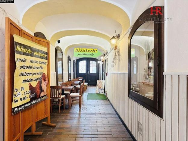 Pronájem obchodního prostoru, Benešov, Masarykovo náměstí, 72 m2