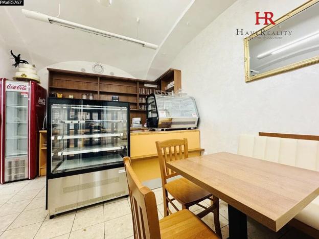 Pronájem obchodního prostoru, Benešov, Masarykovo náměstí, 72 m2