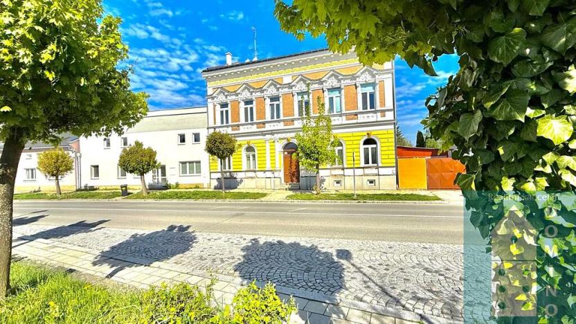 Prodej bytu 2+1, Holešov, nám. Svobody, 69 m2