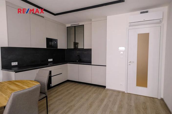 Pronájem bytu 2+kk, Praha - Libeň, Kotlaska, 59 m2