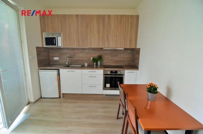 Pronájem bytu 1+kk, Praha - Zličín, Sazovická, 35 m2