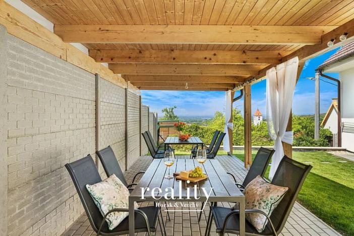 Prodej rodinného domu, Perná, 205 m2