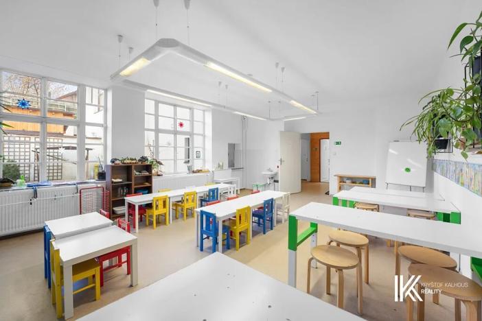 Pronájem komerční nemovitosti, Pardubice, Husova, 371 m2