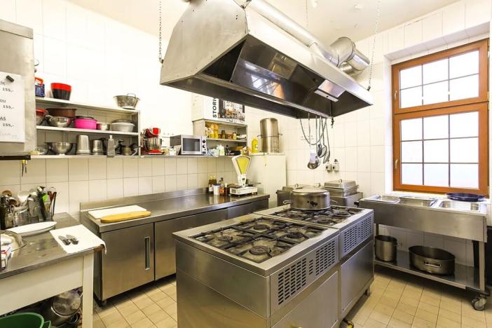 Prodej restaurace, Kladno, Štefánikova, 592 m2