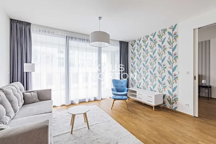 Pronájem bytu 2+kk, Praha - Karlín, Pernerova, 61 m2