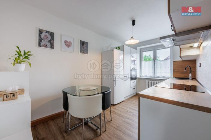Prodej bytu 2+1, Karlovy Vary - Dvory, Lipová, 57 m2