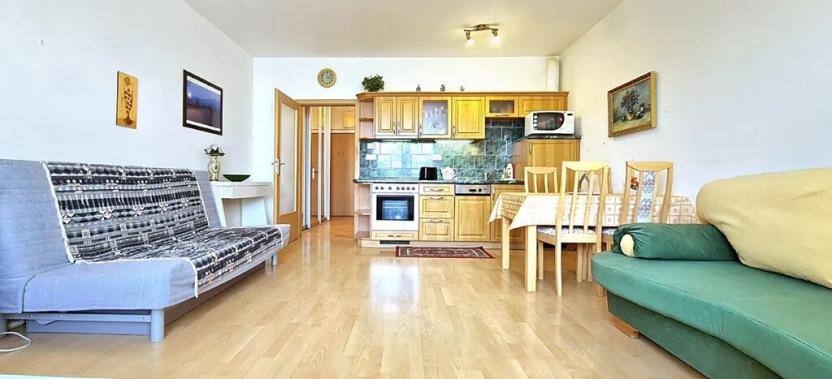 Pronájem bytu 1+kk, Praha - Kunratice, Za valem, 39 m2