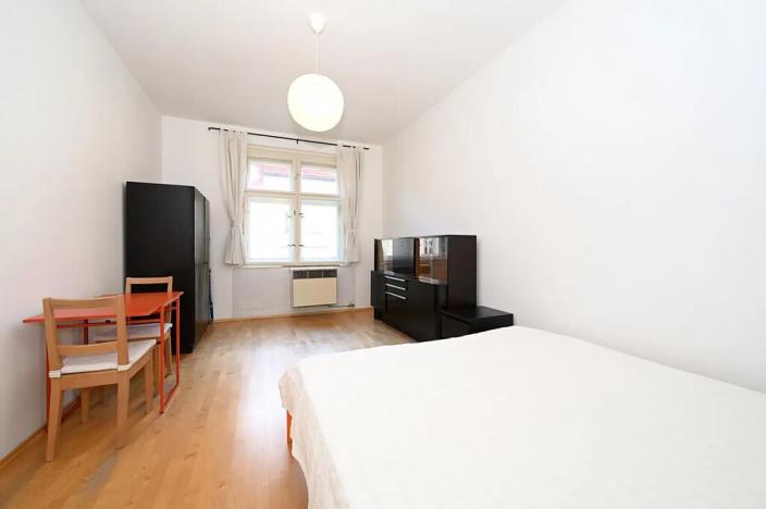 Pronájem bytu 1+kk, Praha - Vršovice, Bulharská, 34 m2