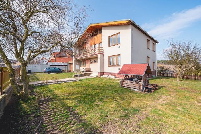 Prodej rodinného domu, Dobříč, 320 m2