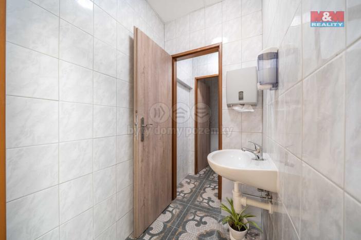 Pronájem skladu, Nepomuk, Husova, 124 m2