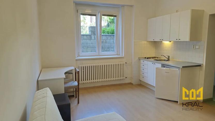 Pronájem bytu 1+kk, Praha - Záběhlice, náměstí Mezi zahrádkami, 30 m2