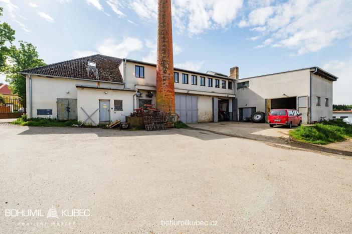 Pronájem zemědělského objektu, Budislav, 1376 m2