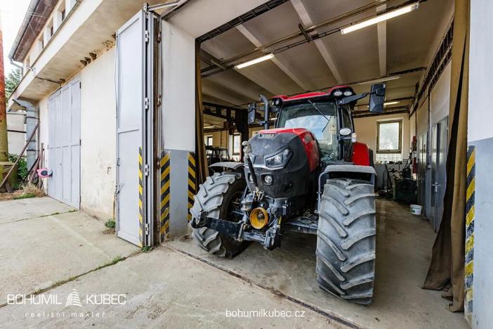 Pronájem zemědělského objektu, Budislav, 1376 m2