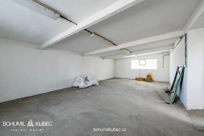 Pronájem zemědělského objektu, Budislav, 1376 m2