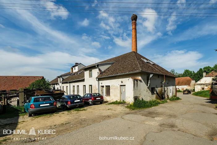 Pronájem zemědělského objektu, Budislav, 1376 m2