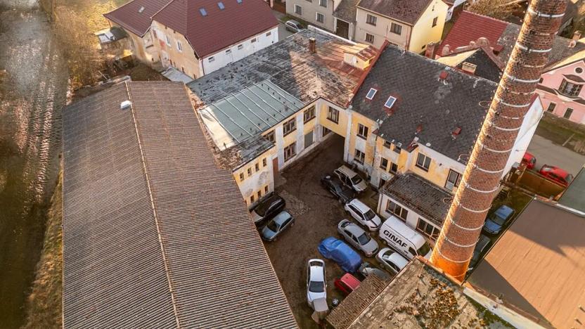 Prodej skladu, Kolinec, 2640 m2