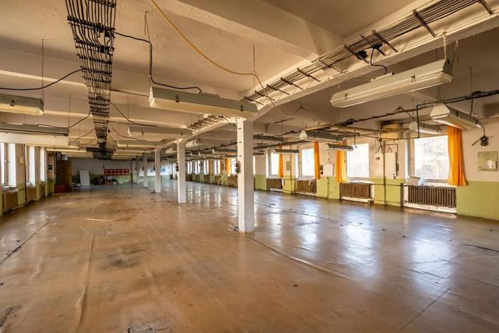 Prodej skladu, Kolinec, 2640 m2