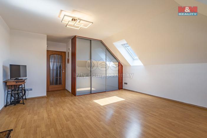 Prodej rodinného domu, Veltrusy, U Stadionu, 180 m2