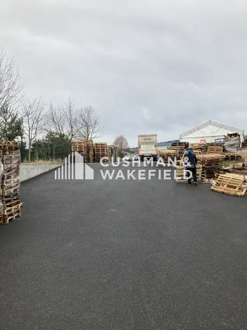 Pronájem skladu, Dubno, 5668 m2