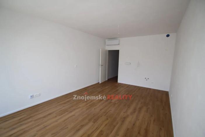 Pronájem bytu 1+kk, Znojmo, Jarošova, 29 m2