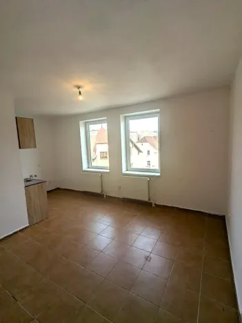 Pronájem bytu 1+kk, Děčín, Jiskrova, 22 m2