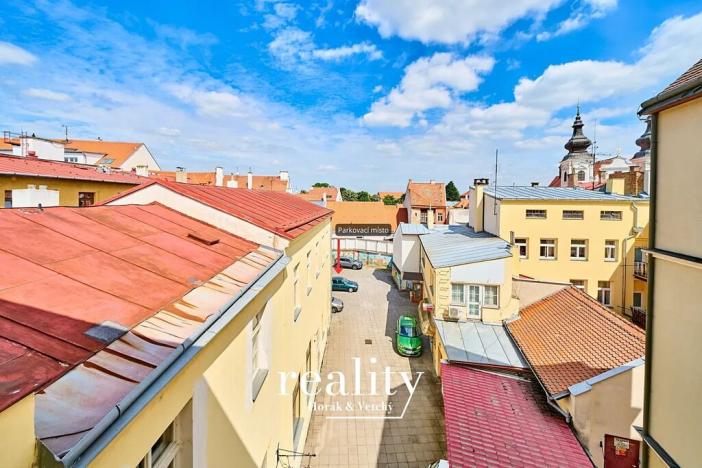 Pronájem kanceláře, Znojmo, Horní náměstí, 150 m2