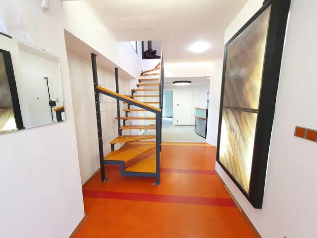 Pronájem kanceláře, Praha - Smíchov, Na Hřebenkách, 200 m2