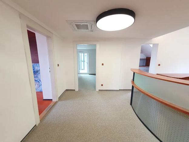 Pronájem kanceláře, Praha - Smíchov, Na Hřebenkách, 200 m2