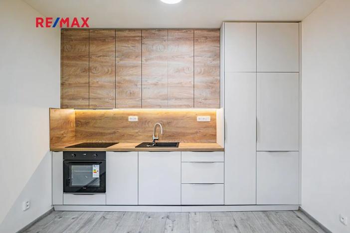 Pronájem bytu 2+kk, Jindřichův Hradec, Schwaigrova, 41 m2