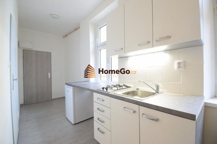 Pronájem bytu 1+kk, Praha - Vršovice, Holandská, 31 m2