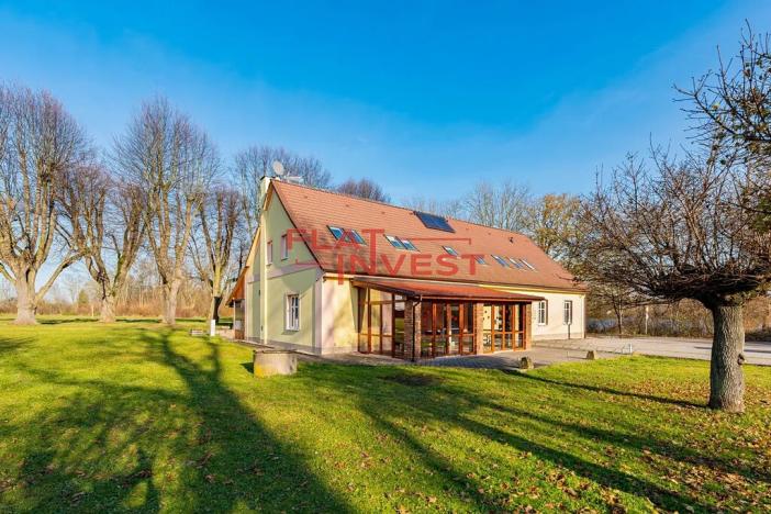 Pronájem restaurace, Vysoké Veselí, 1. máje, 600 m2