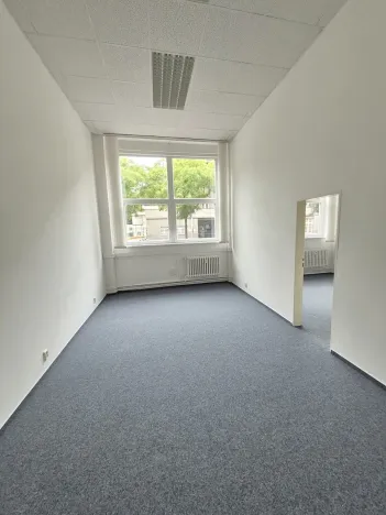 Pronájem kanceláře, Praha - Smíchov, Drtinova, 43 m2