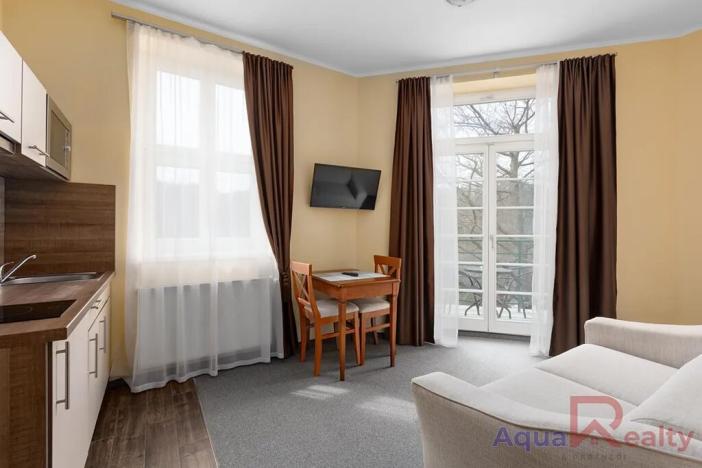 Prodej ubytování, Karlovy Vary, Jarní, 989 m2